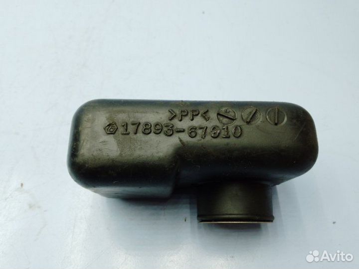 Резонатор воздушного фильтра Toyota Hiace Regius