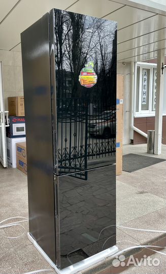 Холодильник Hiberg черное стекло новый