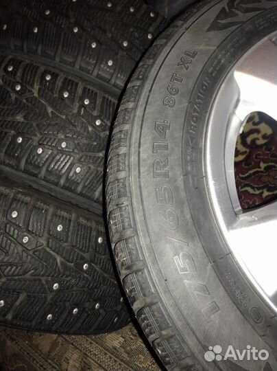 Nokian Tyres r14 175 65 бу на литых дисках