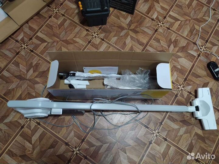 Пылесос вертикальный