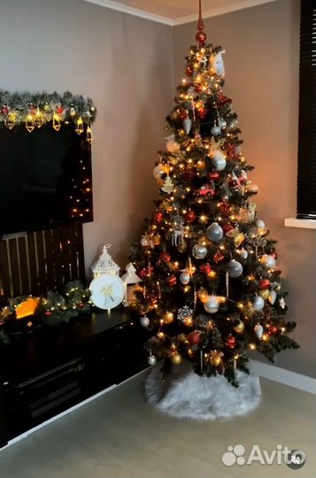 Ёлка искусственная густая (В отличном состоянии)