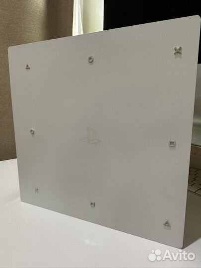 Sony PlayStation 4 Pro 1Tb (CUH-7108B) Белая