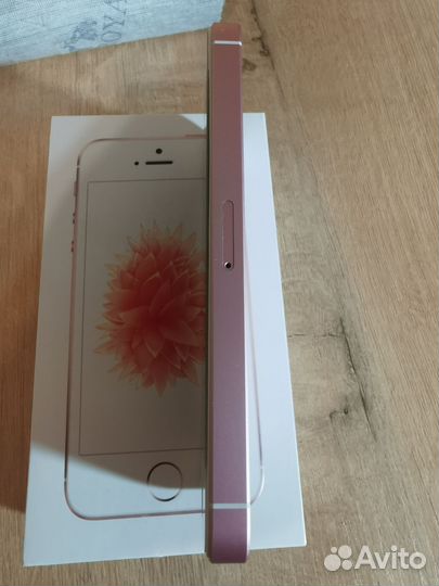 iPhone SE, 128 ГБ