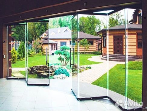 Раздижное безрамное остекление гармошка