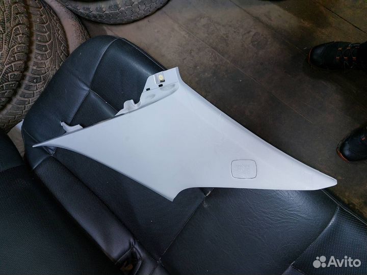 Накладка задней стойки левая правая Мазда 6 GG сед