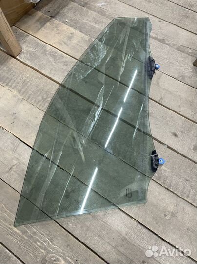 Переднее левое стекло Toyota Camry 55