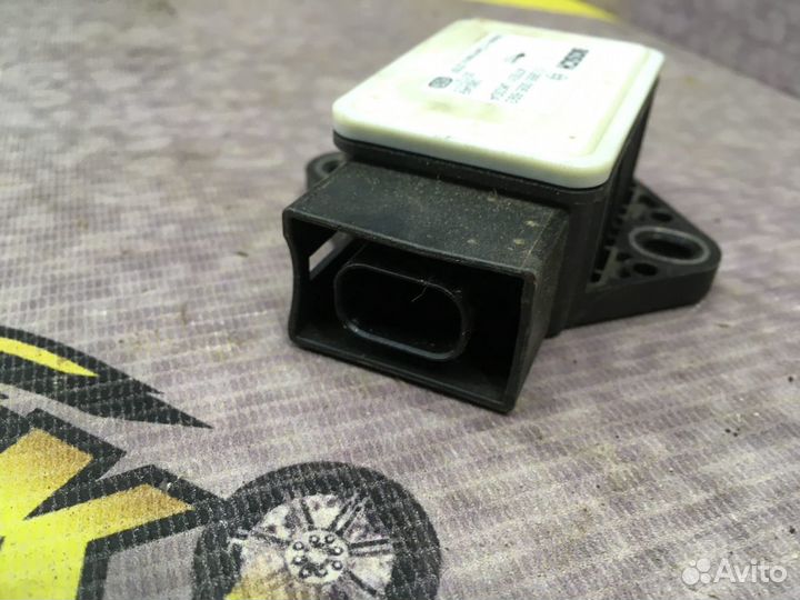 Датчик ускорения Ниссан Теана Teana J32