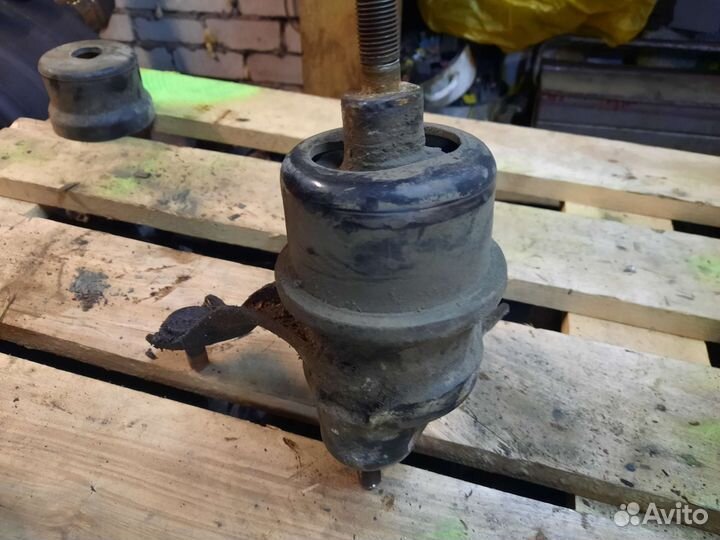 Опора двигателя 2grfe Toyota Highlander 3