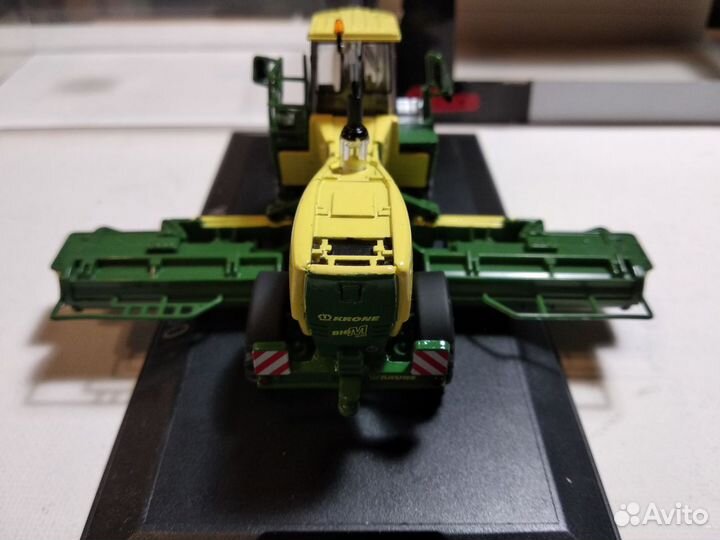 Косилка-плющилка самоходная Krone BiGM400 р-р 1:87