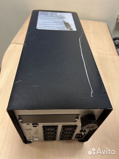 Бесперебойник APC Smart-UPS 1500