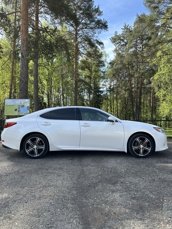Lexus ES: фото владельца