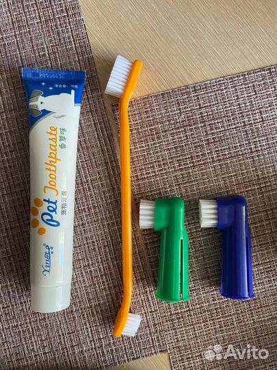 Зубная щетка и паста для собаки