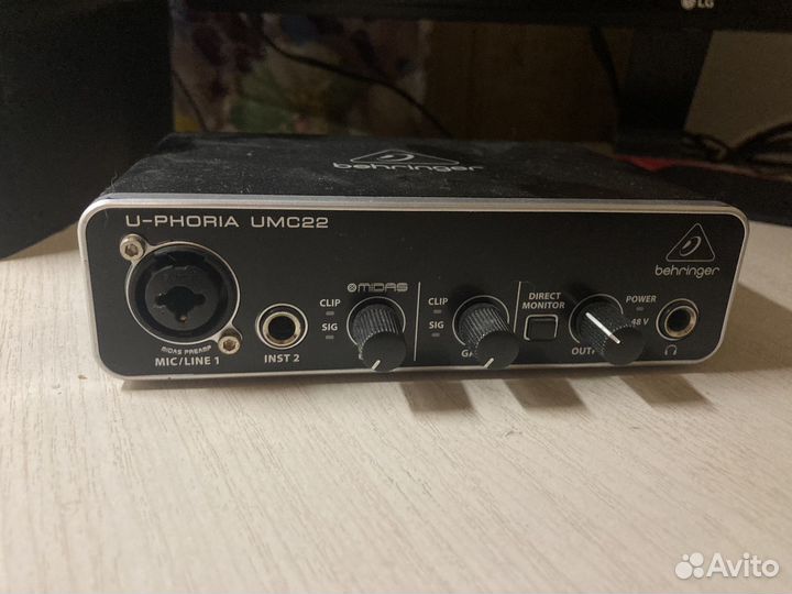 Внешняя звуковая карта Behringer UMC 22