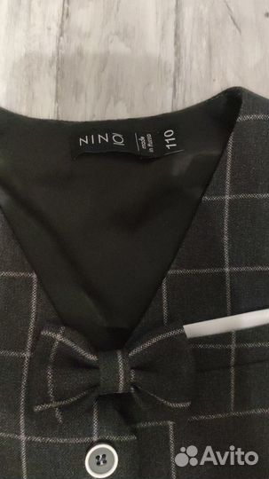 Жилетка с брюками и бабочкой