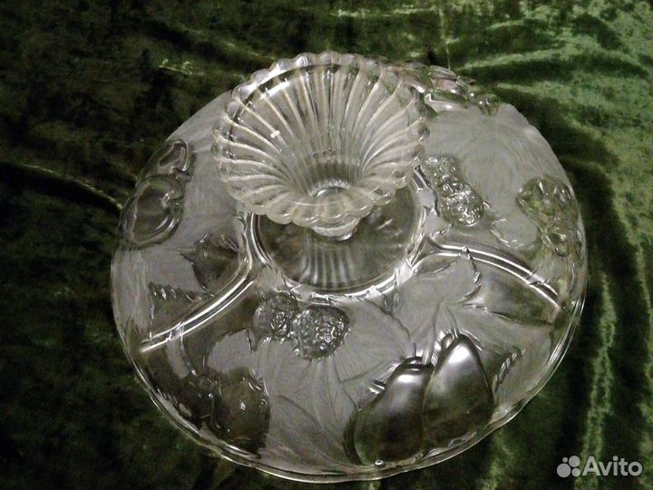 Ваза для фруктов на ножке стекло