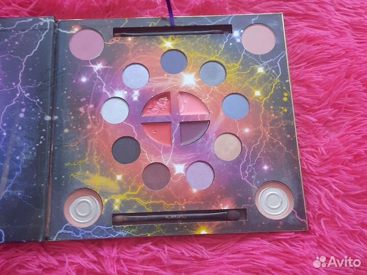 Палитра для макияжа