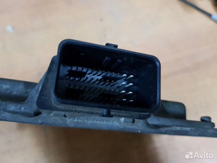 Блок управления Ниссан Элгранд 310361JA4B