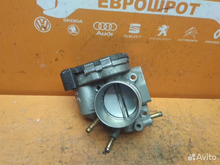 Заслонка дроссельная Audi A4 (B6) (2000-2004)