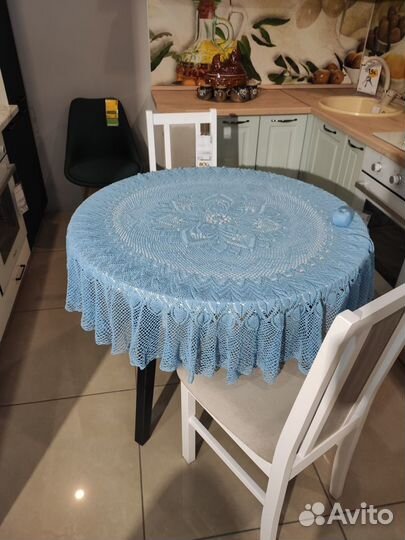 Вязаная скатерть крючком на круглый стол