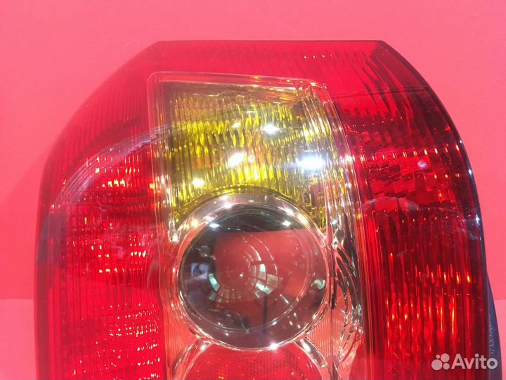 Фонарь задний левый Toyota Corolla E12 хетчбэк