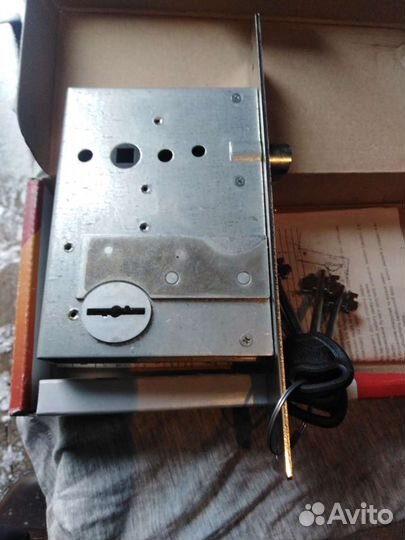 Замки дверные врезные