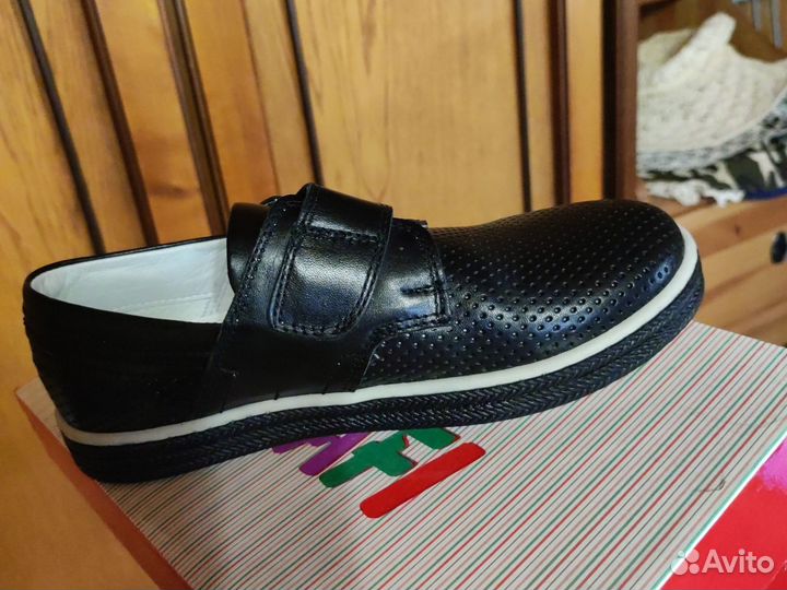 Туфли школьные новые Турция 33