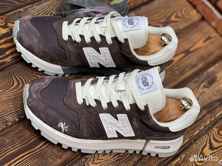 Кроссовки New Balance 1300