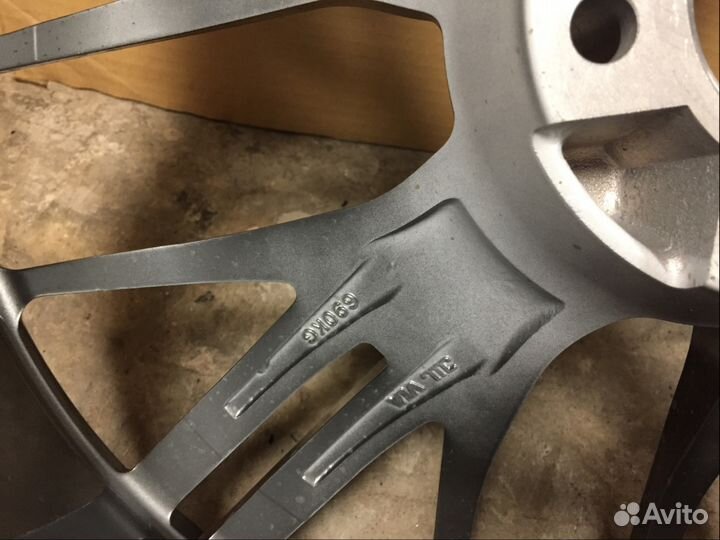 Один Диск одна штука r20 Audi Q7 4M