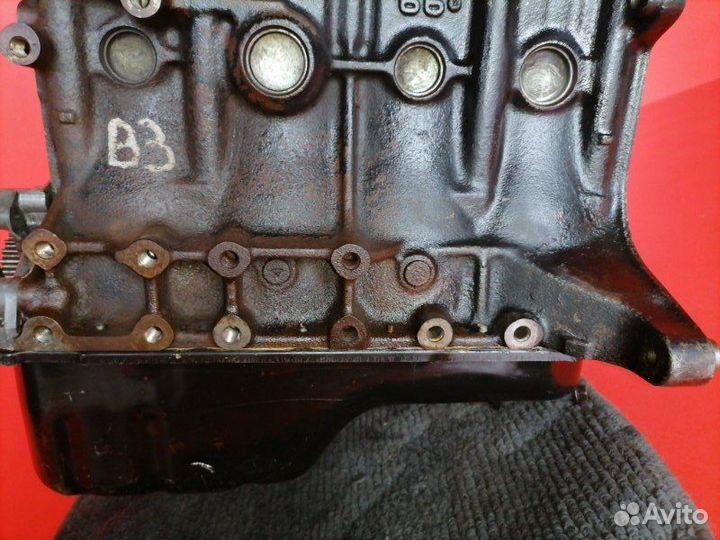 Блок двигателя Mazda Familia BJ3P B3 1998-2000