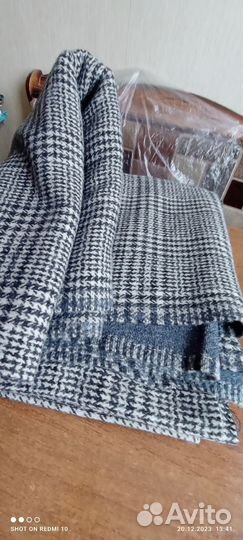 Отрез ткани драп