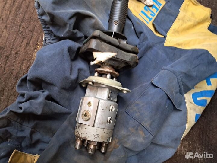 Джостик насос на экскаватор ек18.14.12