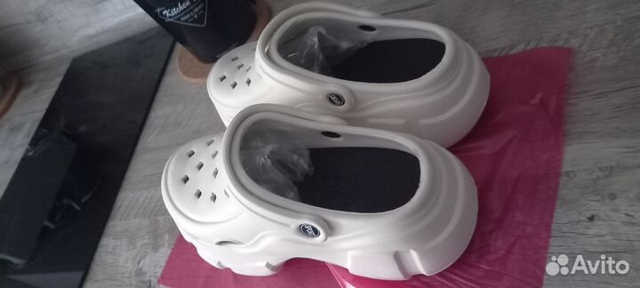 Шлепки, кроссы