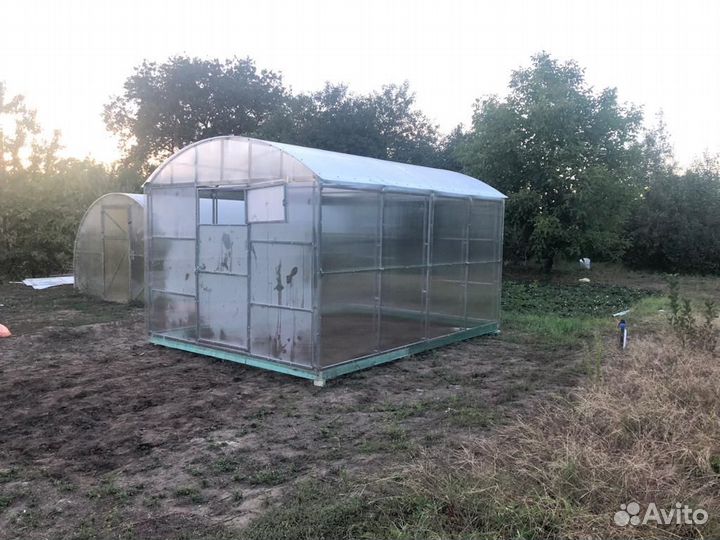 Теплица с поликарбонатом