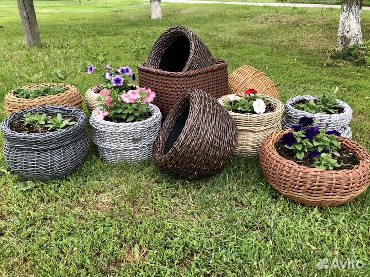 Кашпо из ротанга в наличии