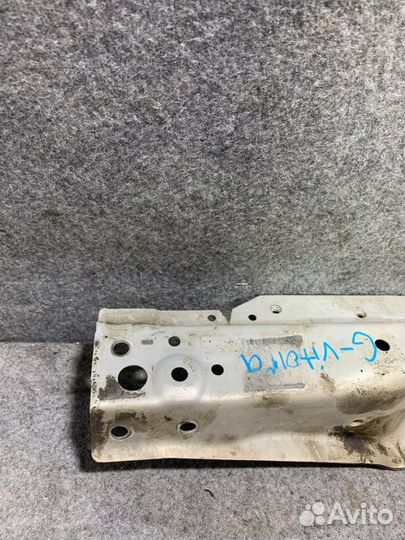 Рамка радиатора передняя Suzuki Grand Vitara JT