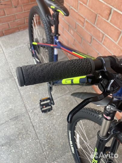 GT Avalanche 9R Elite (Deore/Air)