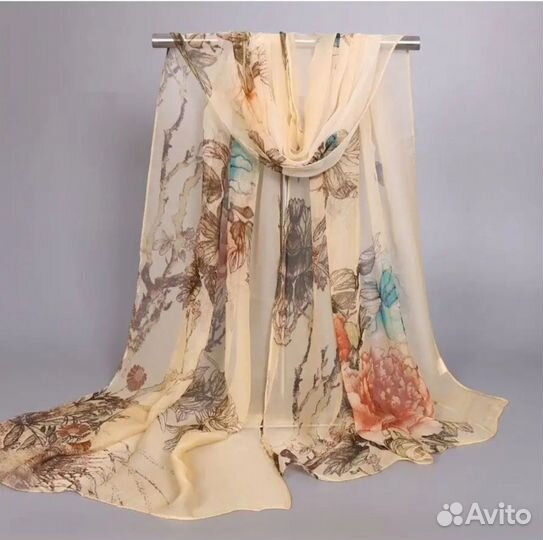 Шарфы и палантины новые