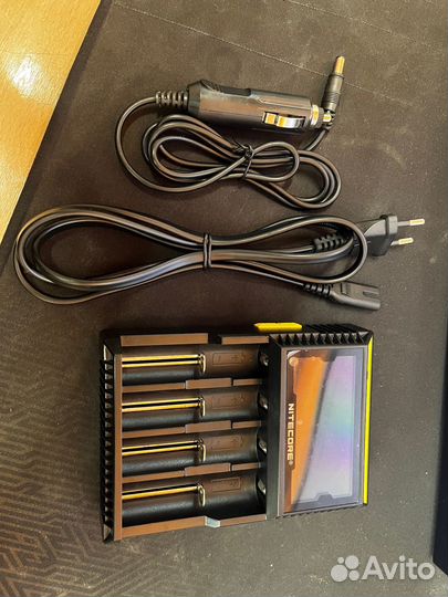 Зарядное устройство Nitecore D4