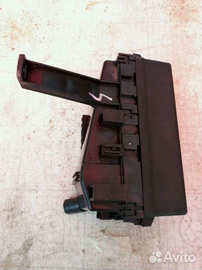 Корпус блока реле Nissan Primera p12