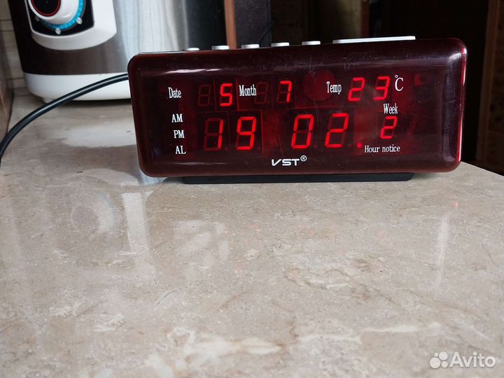 Часы будильник электронные