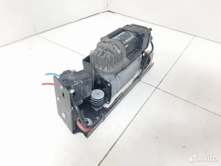 Компрессор пневматической подвески BMW 7-Series F0