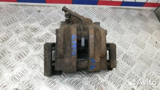 Суппорт тормозной передний левый BMW 3 E90/E91 (LP