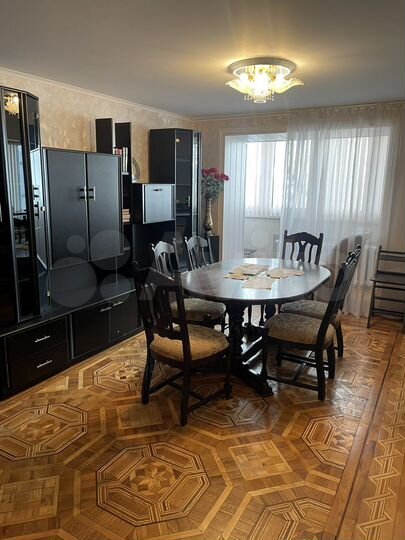 4-к. квартира, 94 м², 1/5 эт.
