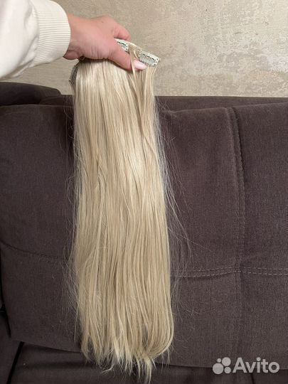 Волосы на заколках блонд