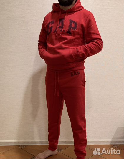 Оригинальный костюм GAP красный