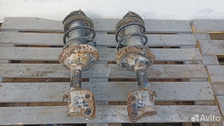 Стойка передняя Subaru Impreza GG