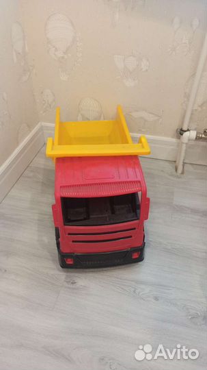 Большой грузовик игрушка