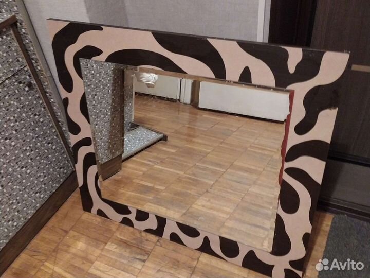 Зеркало настенное в раме бу