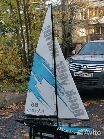 Яхта на радиоуправлении 1метр