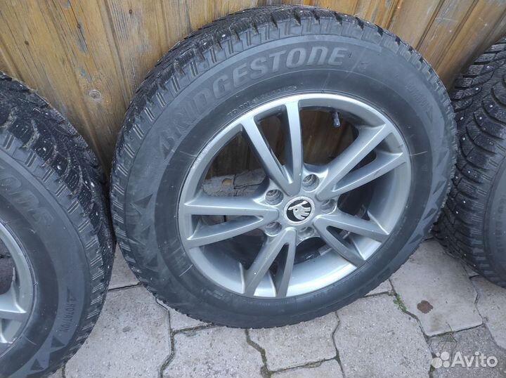 Bridgestone Blizzak Spike-01 195/65 R15 T
